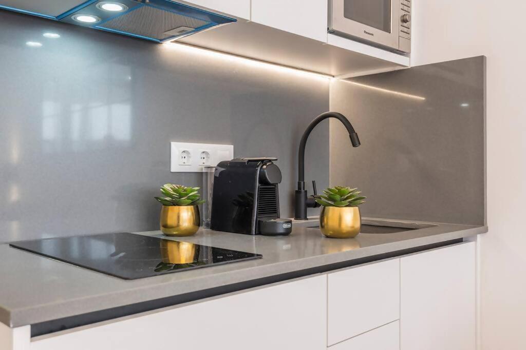 New Apt In The Heart Of มาดริด ภายนอก รูปภาพ